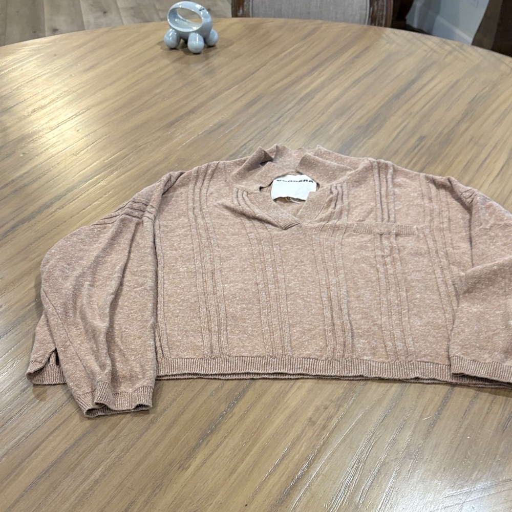 Relaxed V-Neck Pullover Sweater in Camel - Picture 9 of 9
